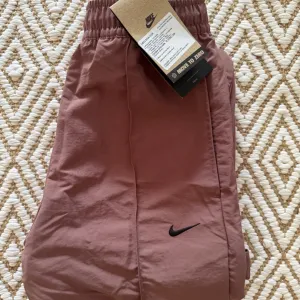 Nike donja trenerka / nova sa etiketom