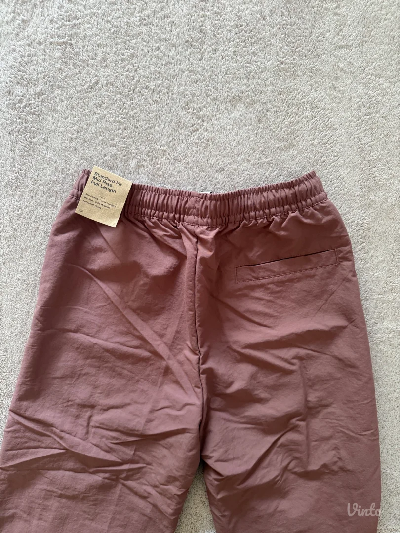 Nike donja trenerka / nova sa etiketom