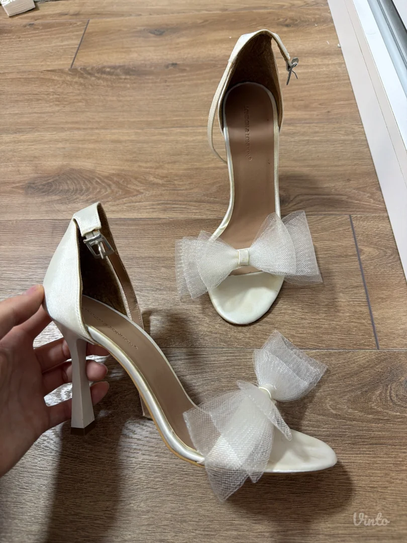 Metro sandale na stiklu 39