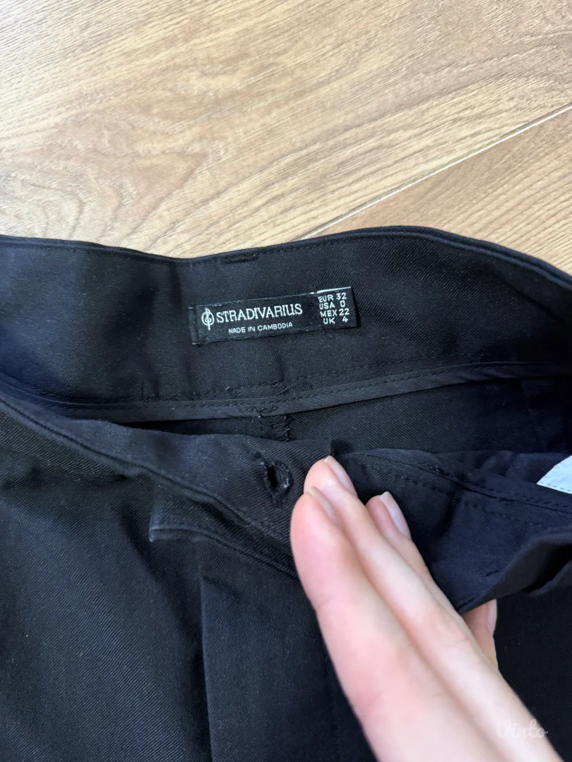 Stradivarius pantalone viskog struka XS/S
