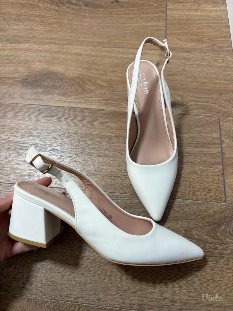 Zenske cipele na nisku stiklu 38