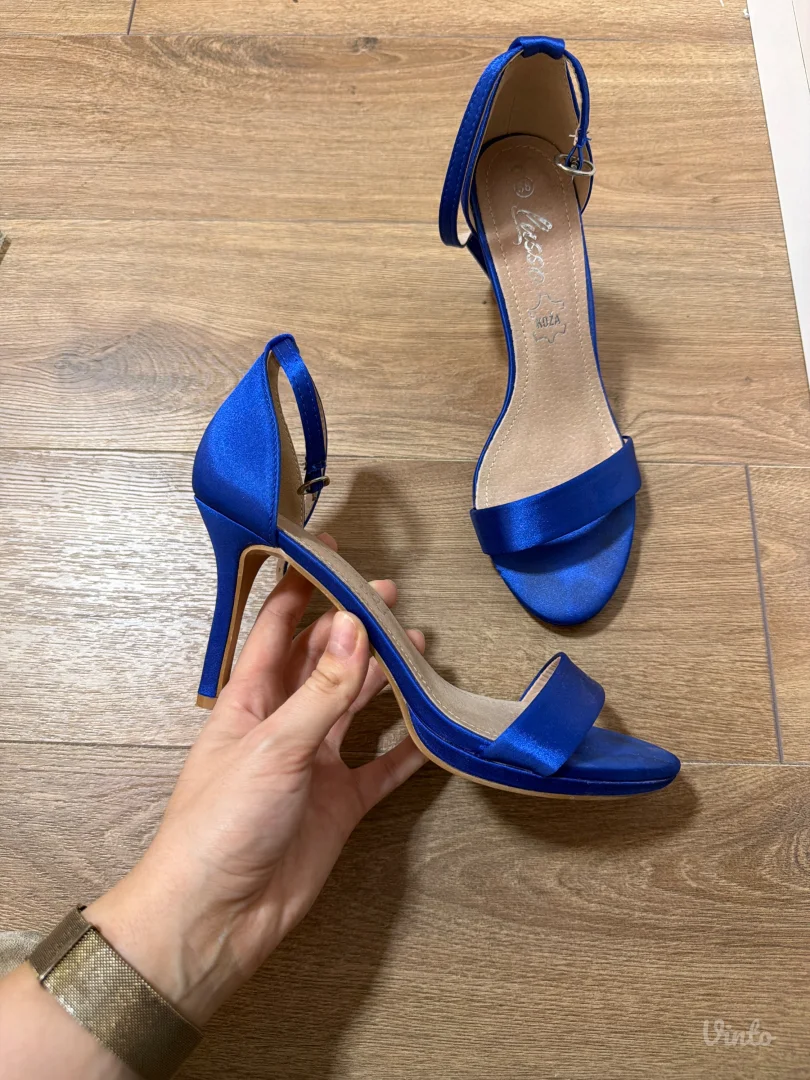 Metro sandale na stiklu 38