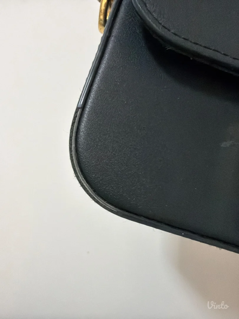 Mona kozna torba sa zlatnom snalom