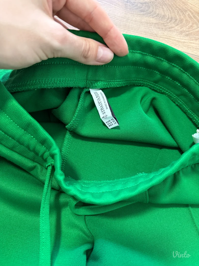 Stradivarius trenetka-pantalone