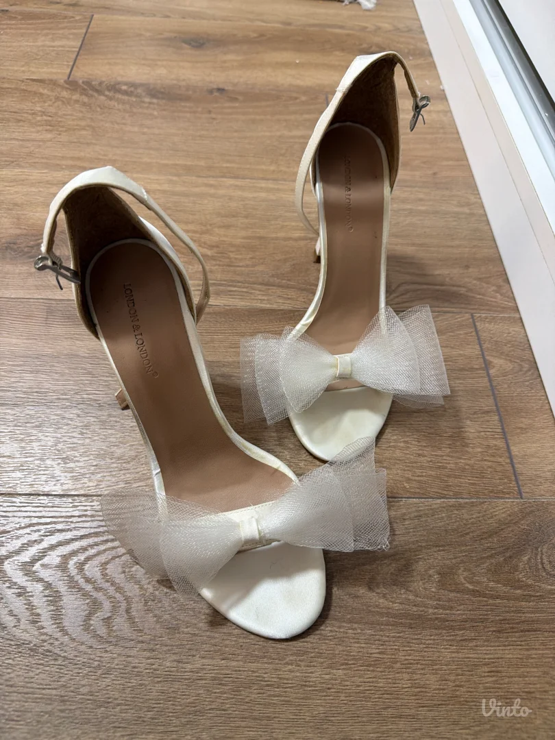 Metro sandale na stiklu 39