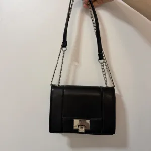 Stradivarius torbica