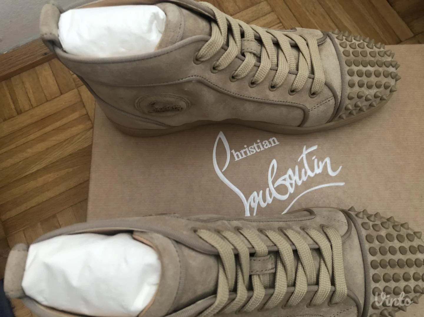 patike Christian Louboutin's Louis Spikes