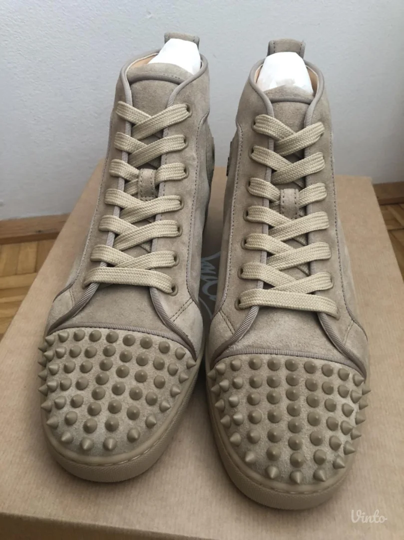 patike Christian Louboutin's Louis Spikes