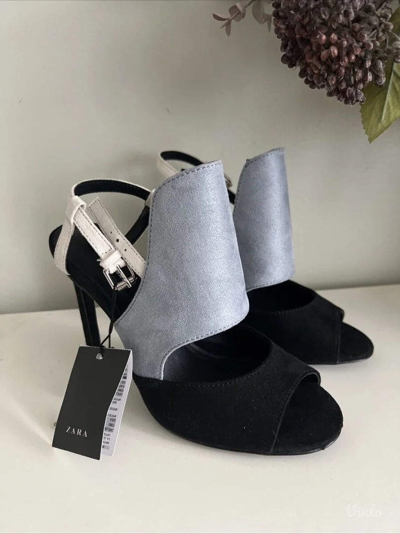 Zara sandale NOVO