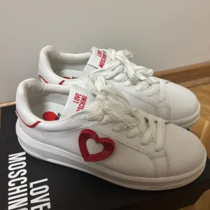 LOVE MOSCHINO original patike