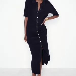 Zara pletena midi haljina sa zlatnim dugmićima