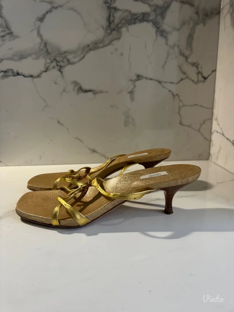 Vintage PRADA Zlatne Kitten Heel Sandale br 39