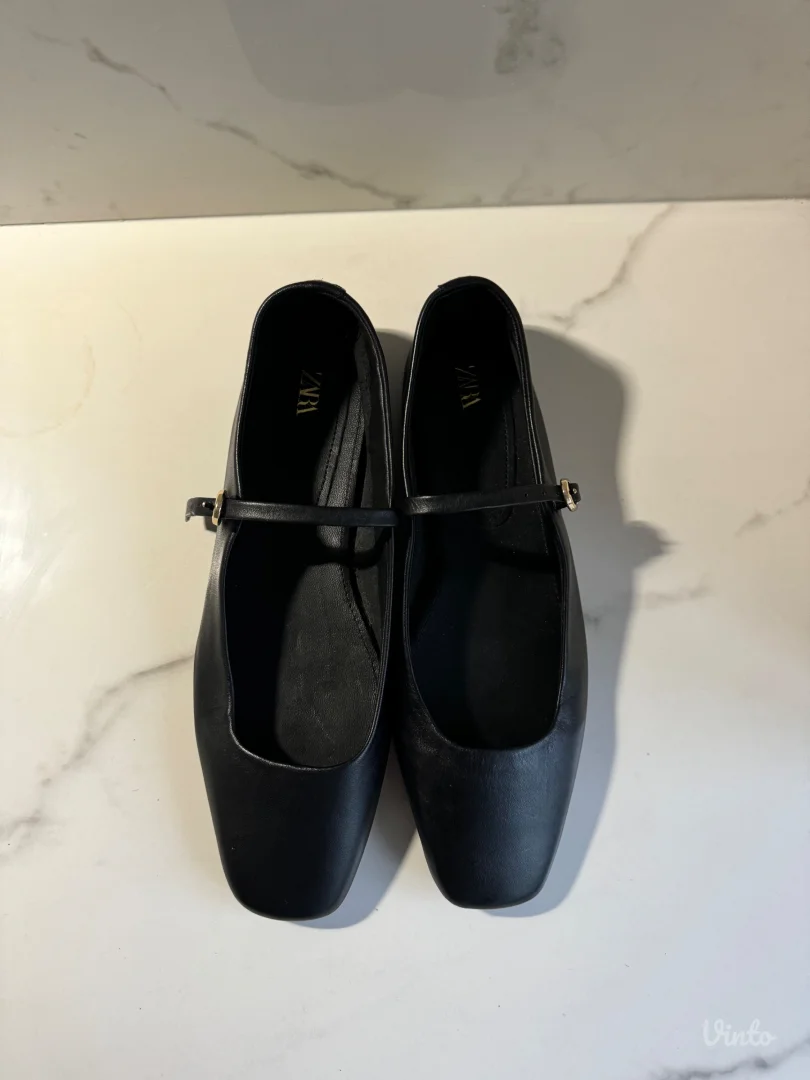 Zara crne kozne baletanke br 39