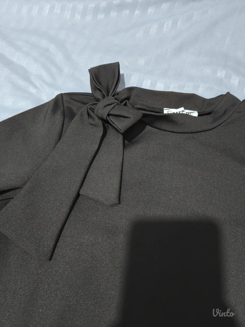 Crna bluzica sa masnom