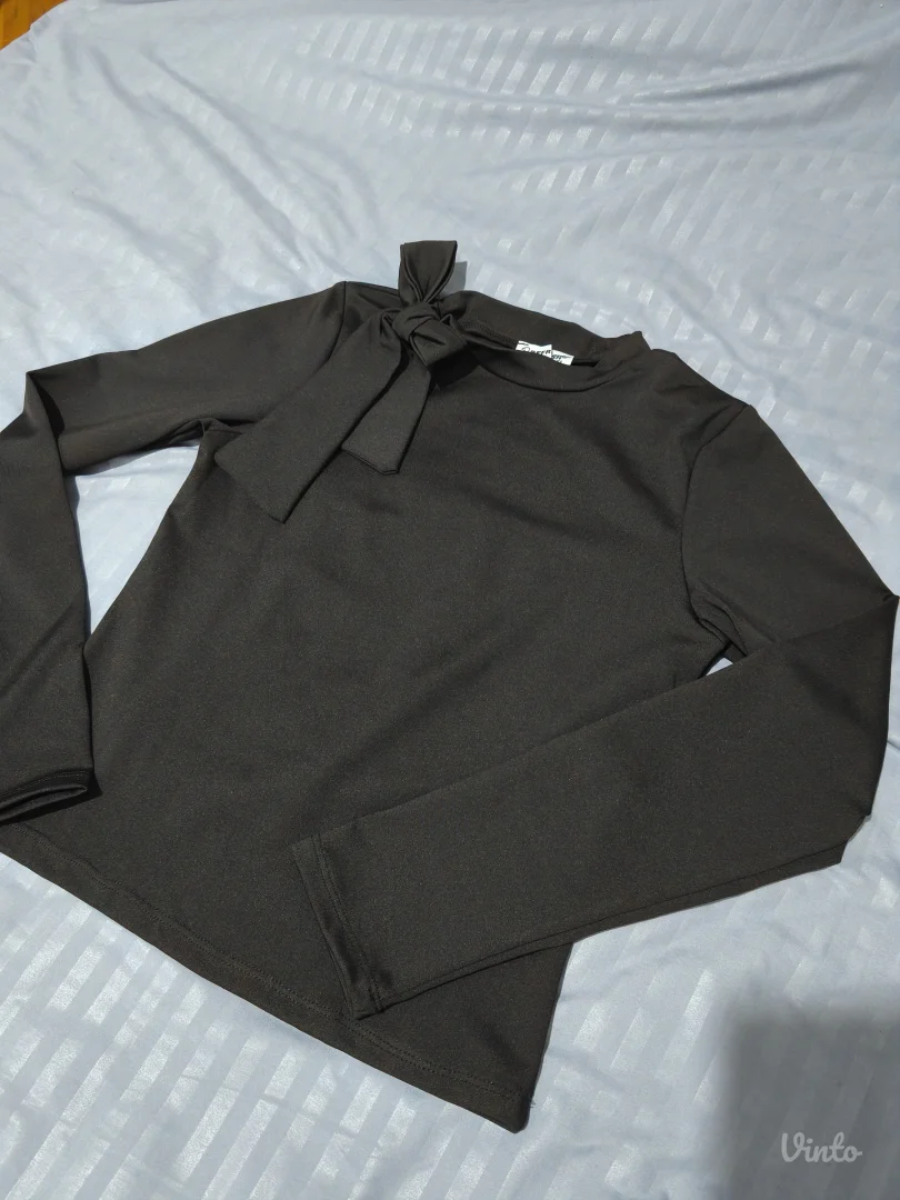 Crna bluzica sa masnom