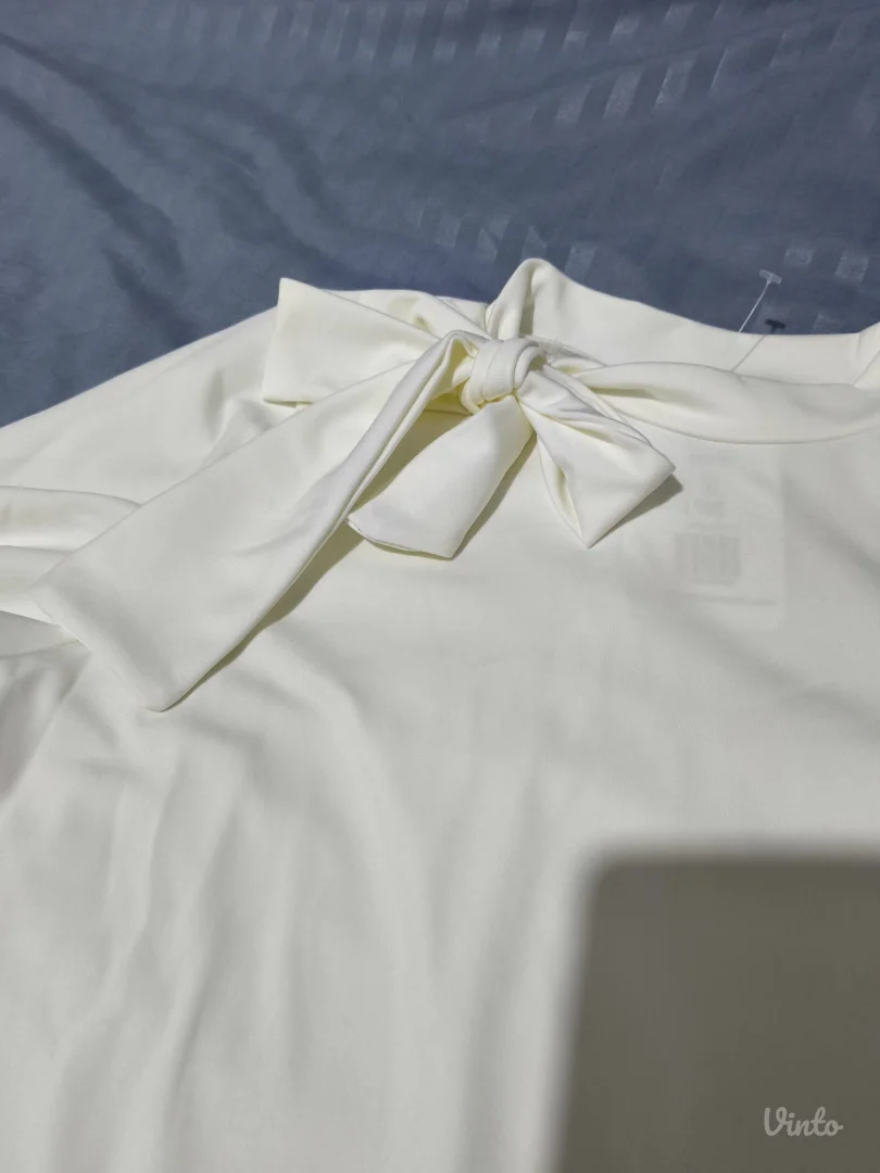 Bela bluzica sa masnom