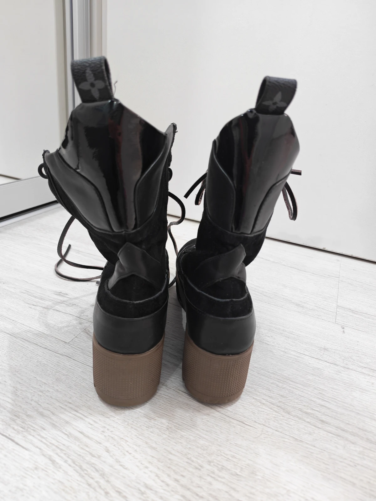 Cizme gleznjace Louis Vuitton broj 38