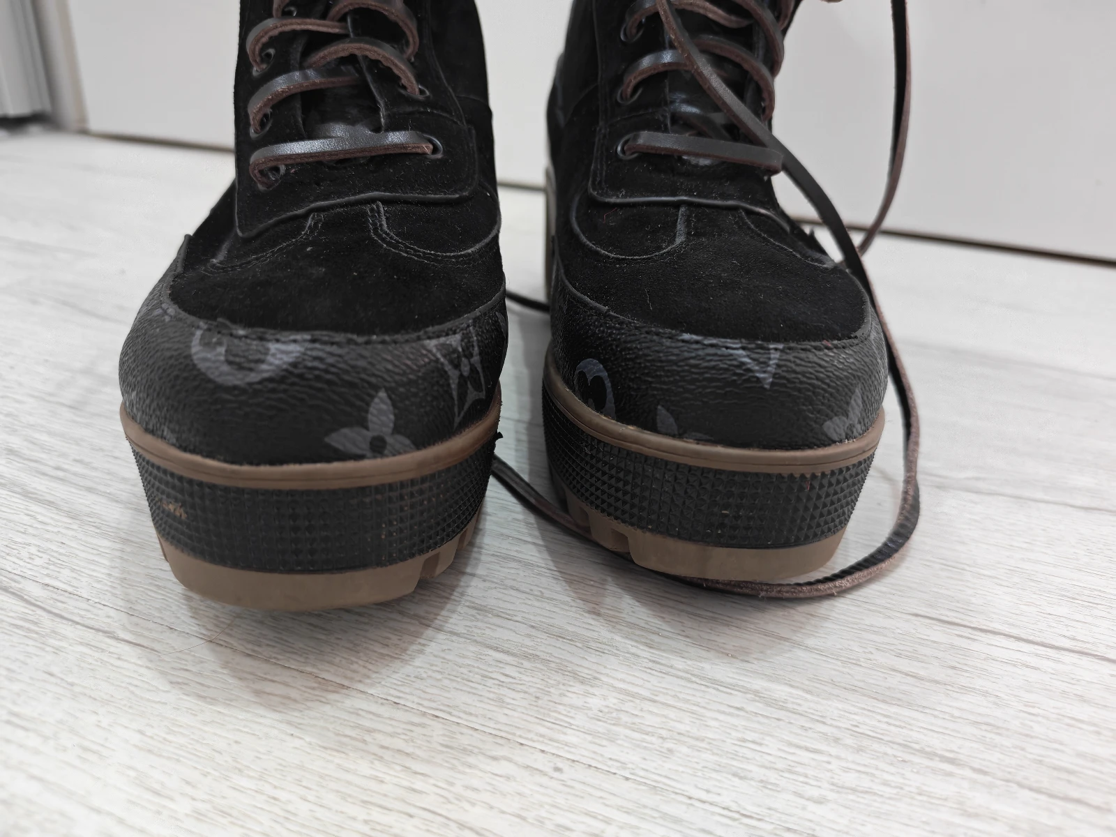 Cizme gleznjace Louis Vuitton broj 38