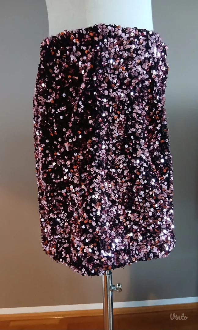 Zara šorts sa šljokicama