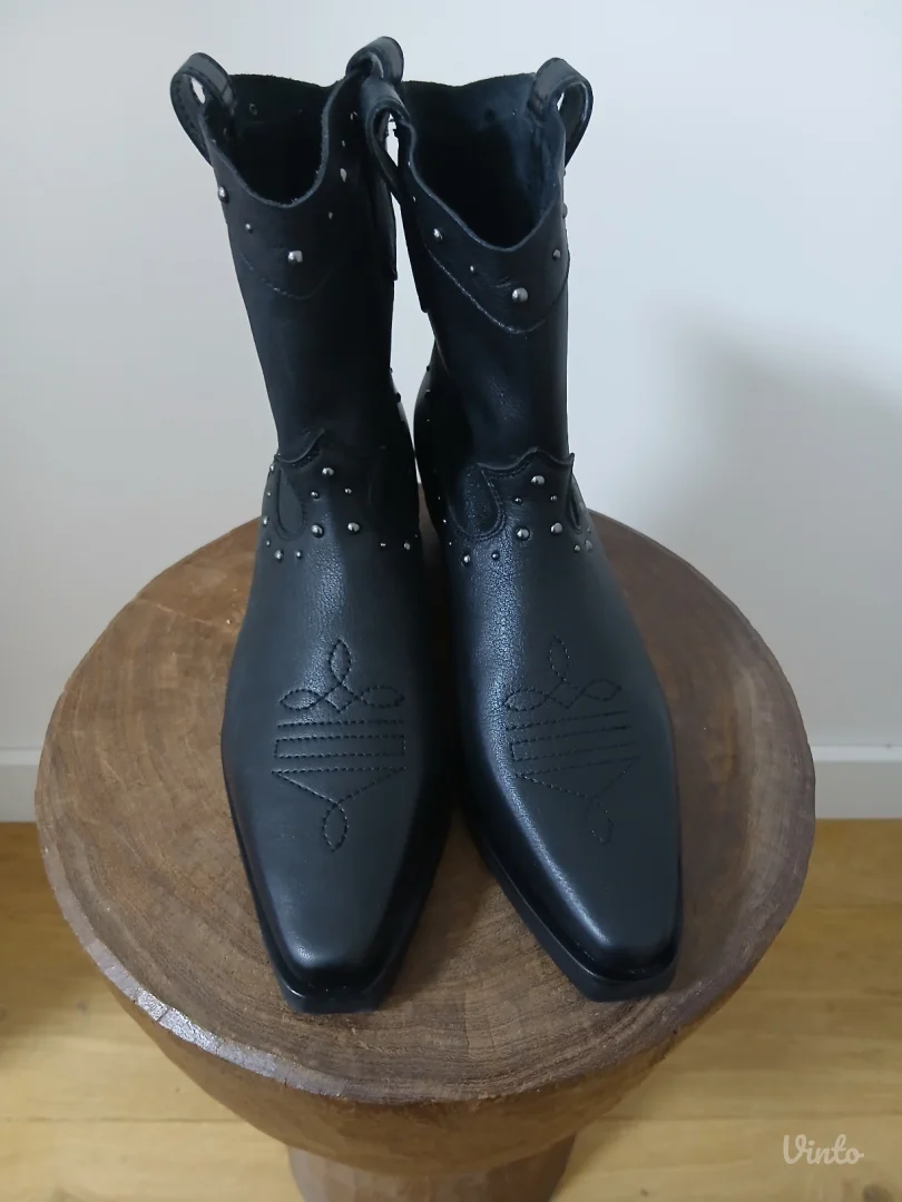 Mango kožne kaubojke