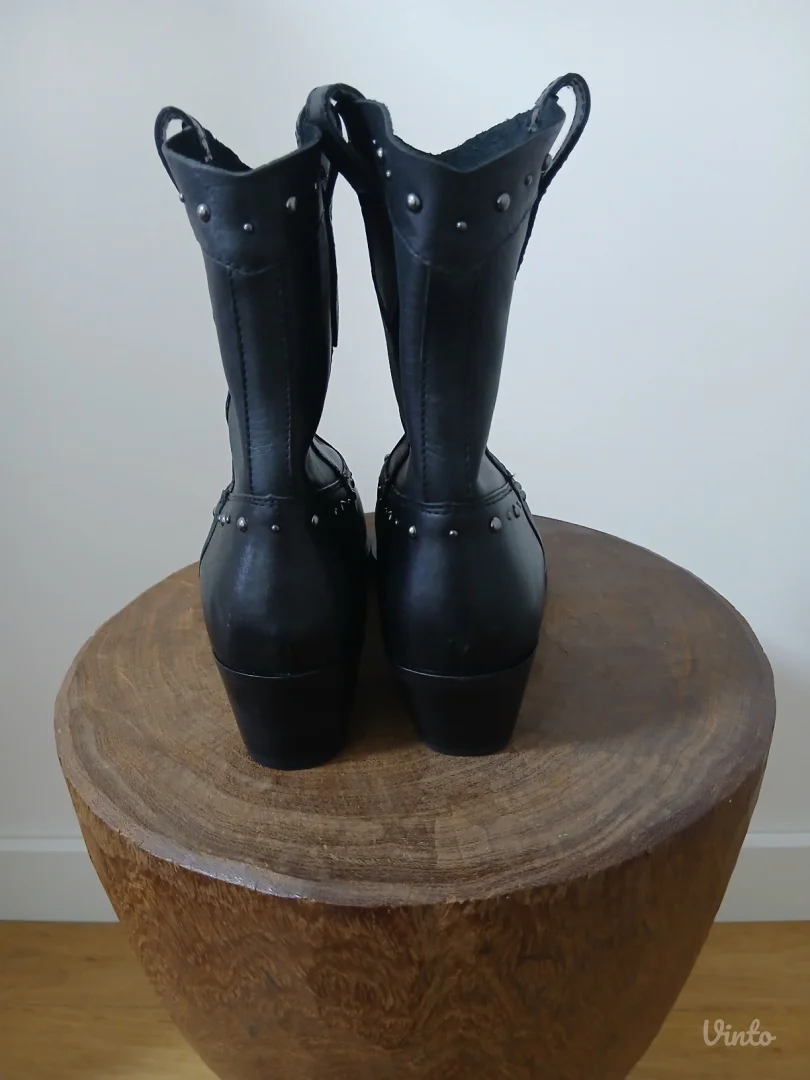 Mango kožne kaubojke