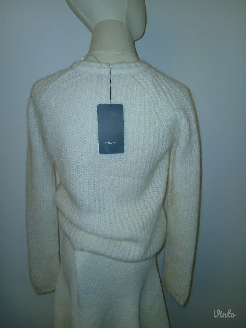 Nov Zara džemper