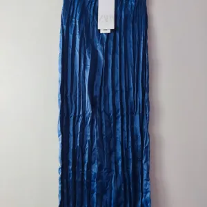 Nova suknja ZARA vel.S