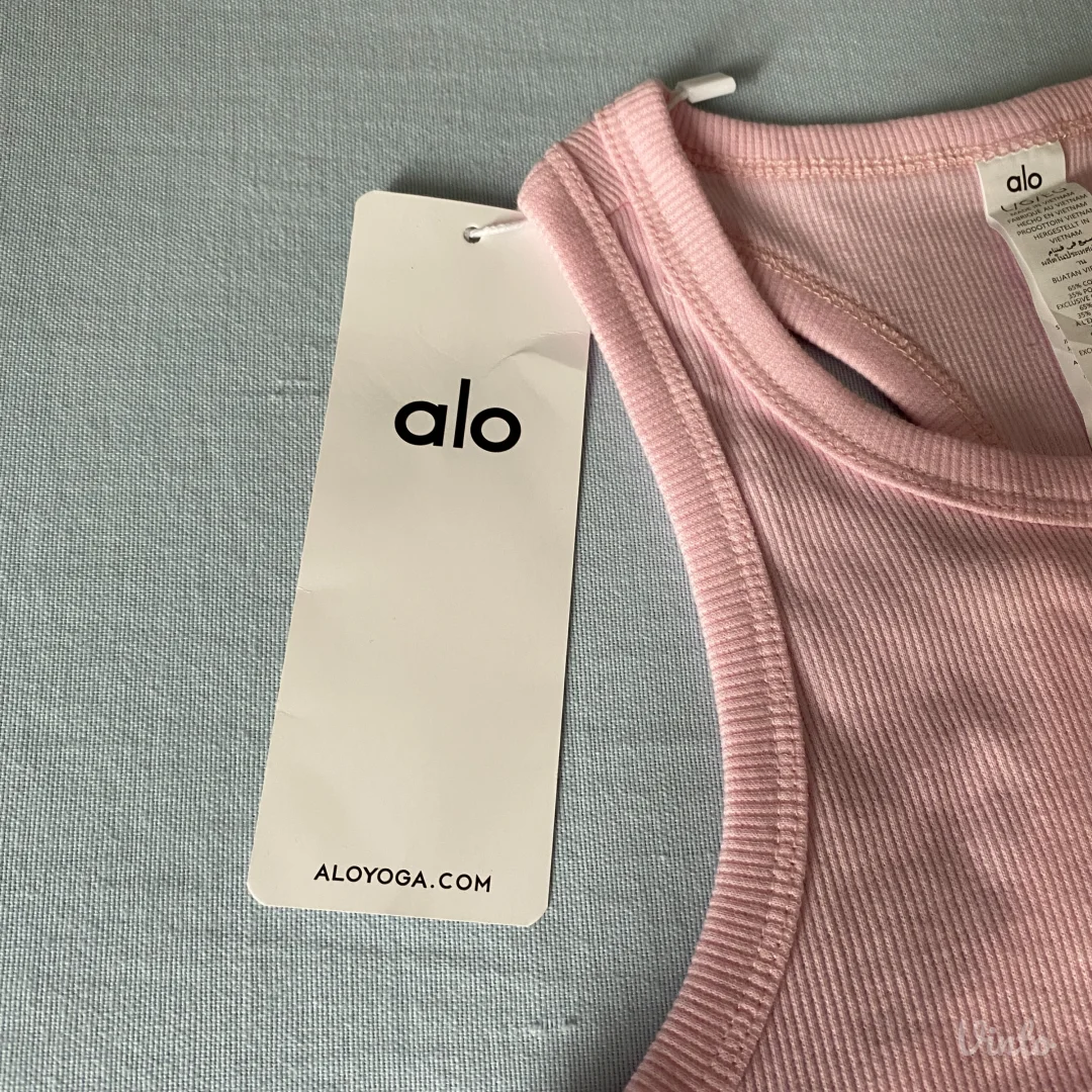 alo yoga - crop top majica