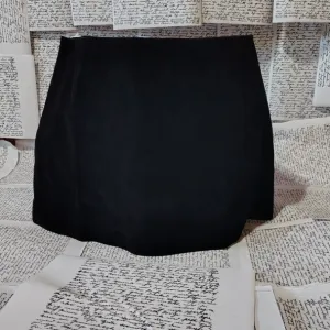 Somot moderna mini suknja