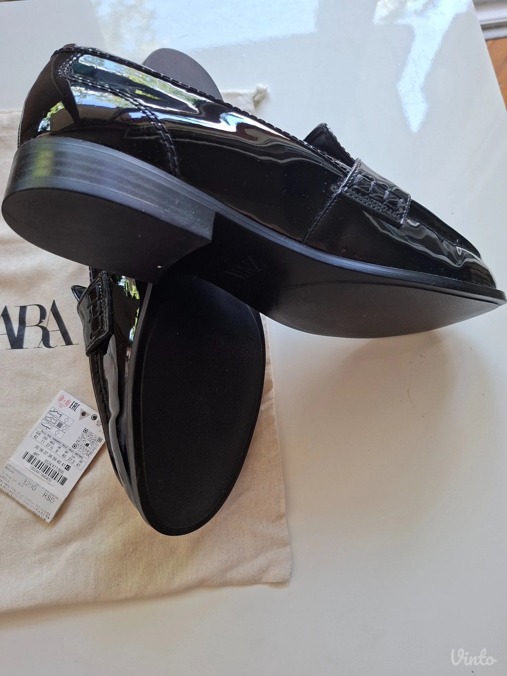 Zara, crne lakovane mokasine, br. 42. NOVO