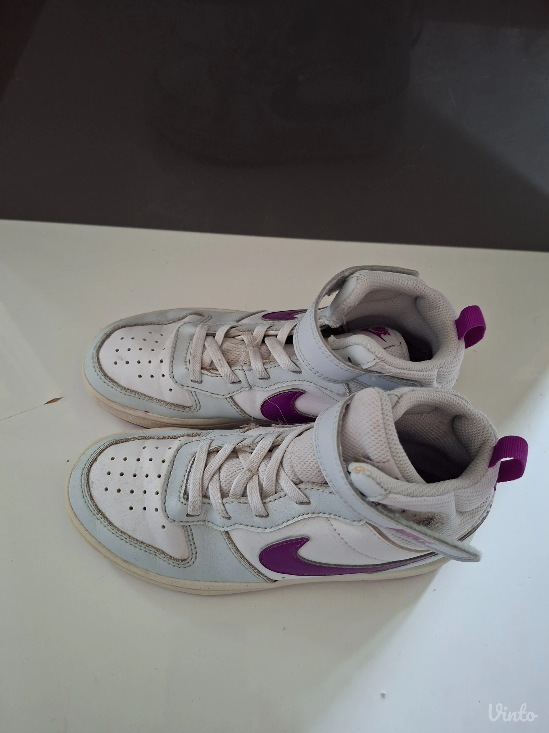 Nike decije patike, 33