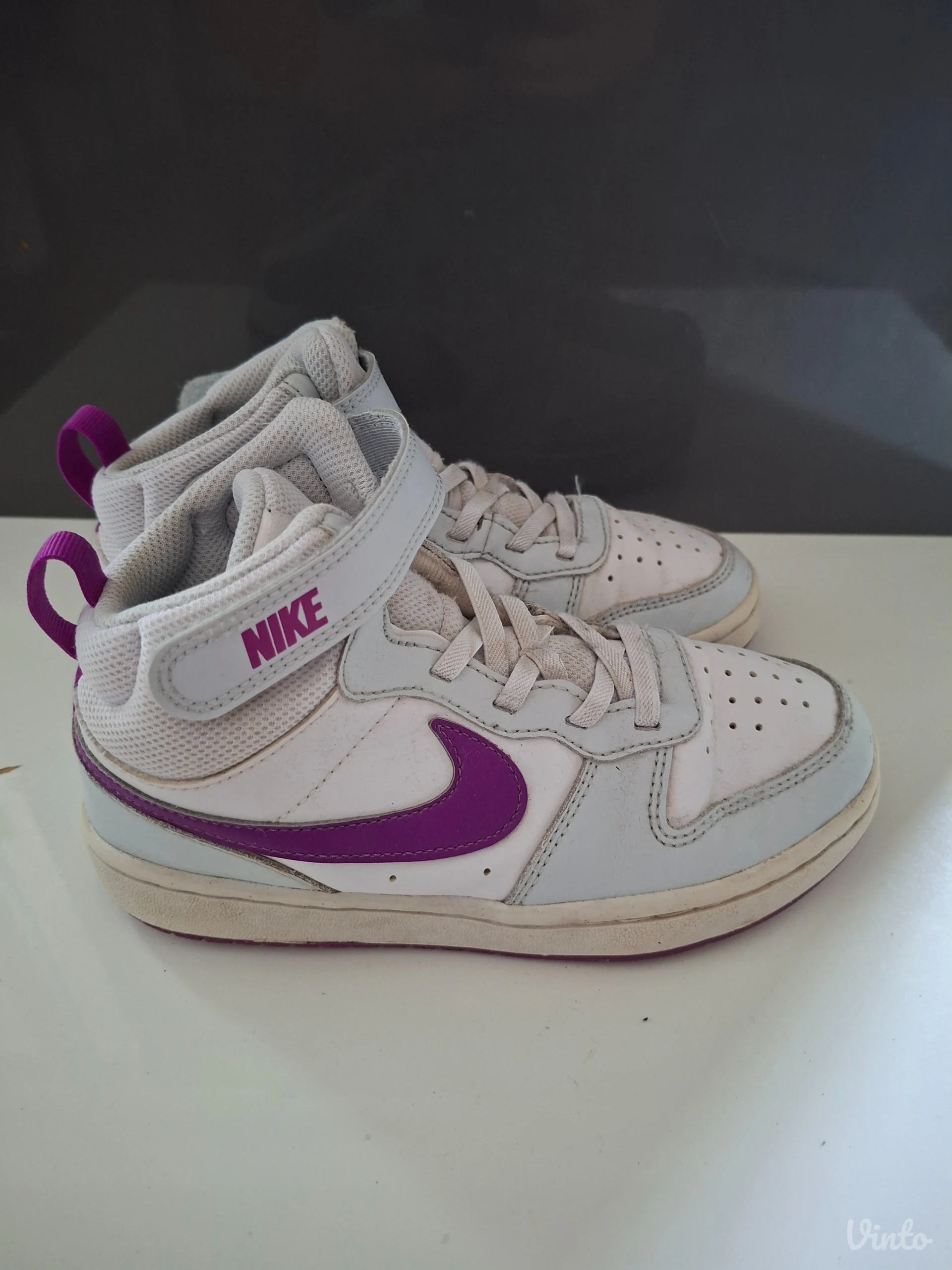 Nike decije patike, 33