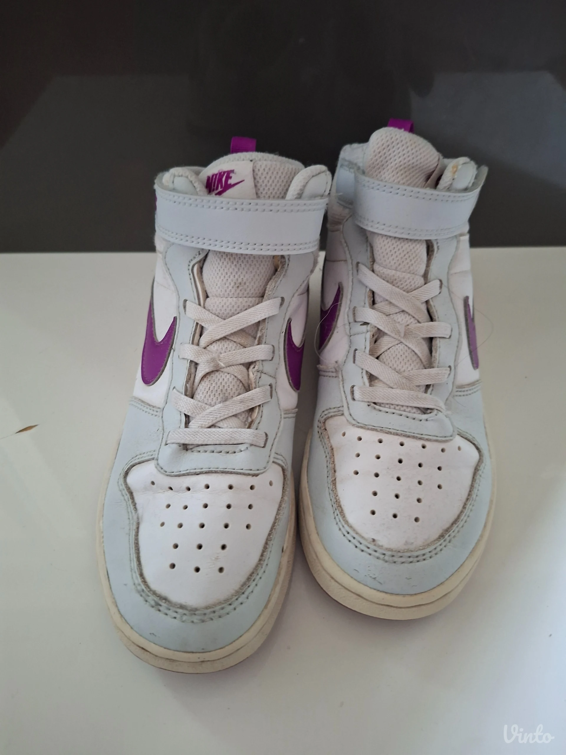 Nike decije patike, 33
