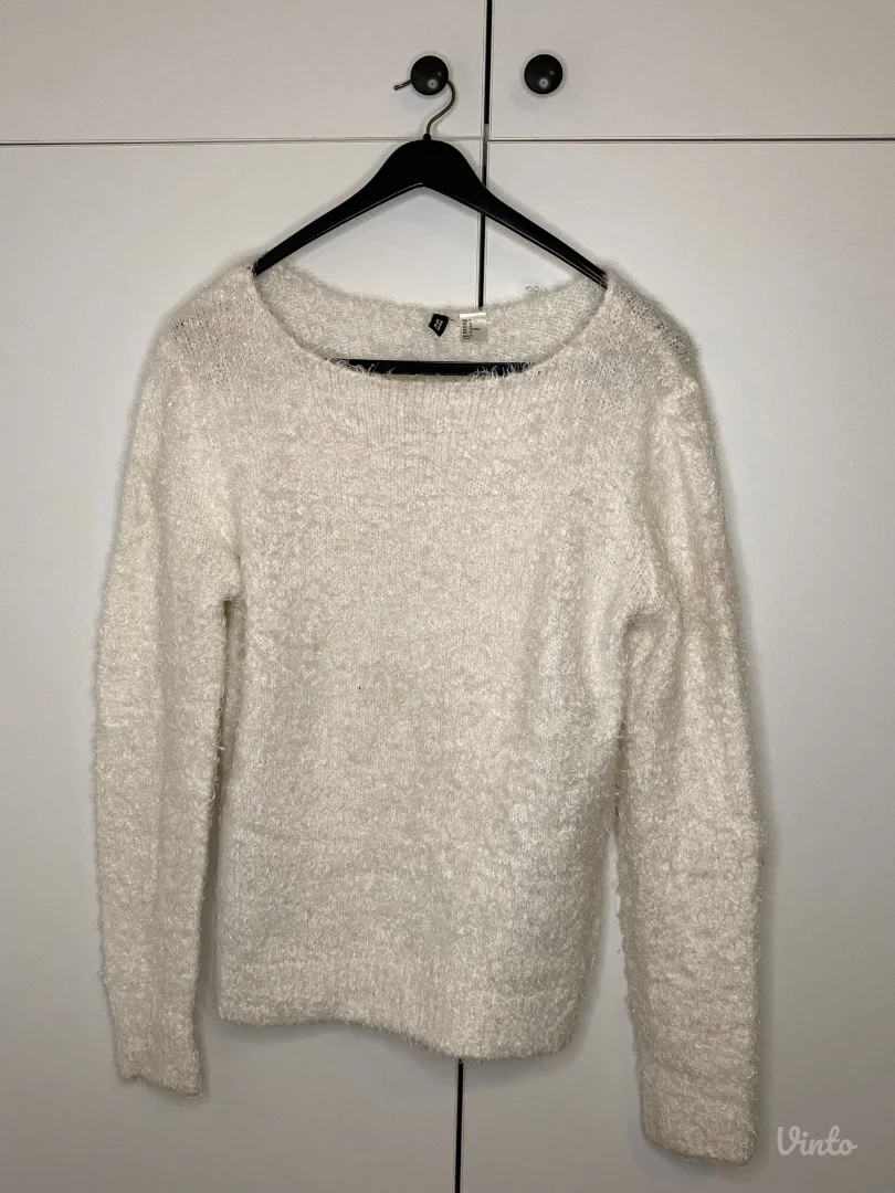 H&M čupavi beli džemper