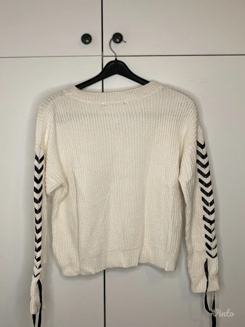 Zaful džemper s pertlama