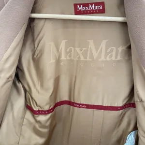 Max Mara Studio kaput