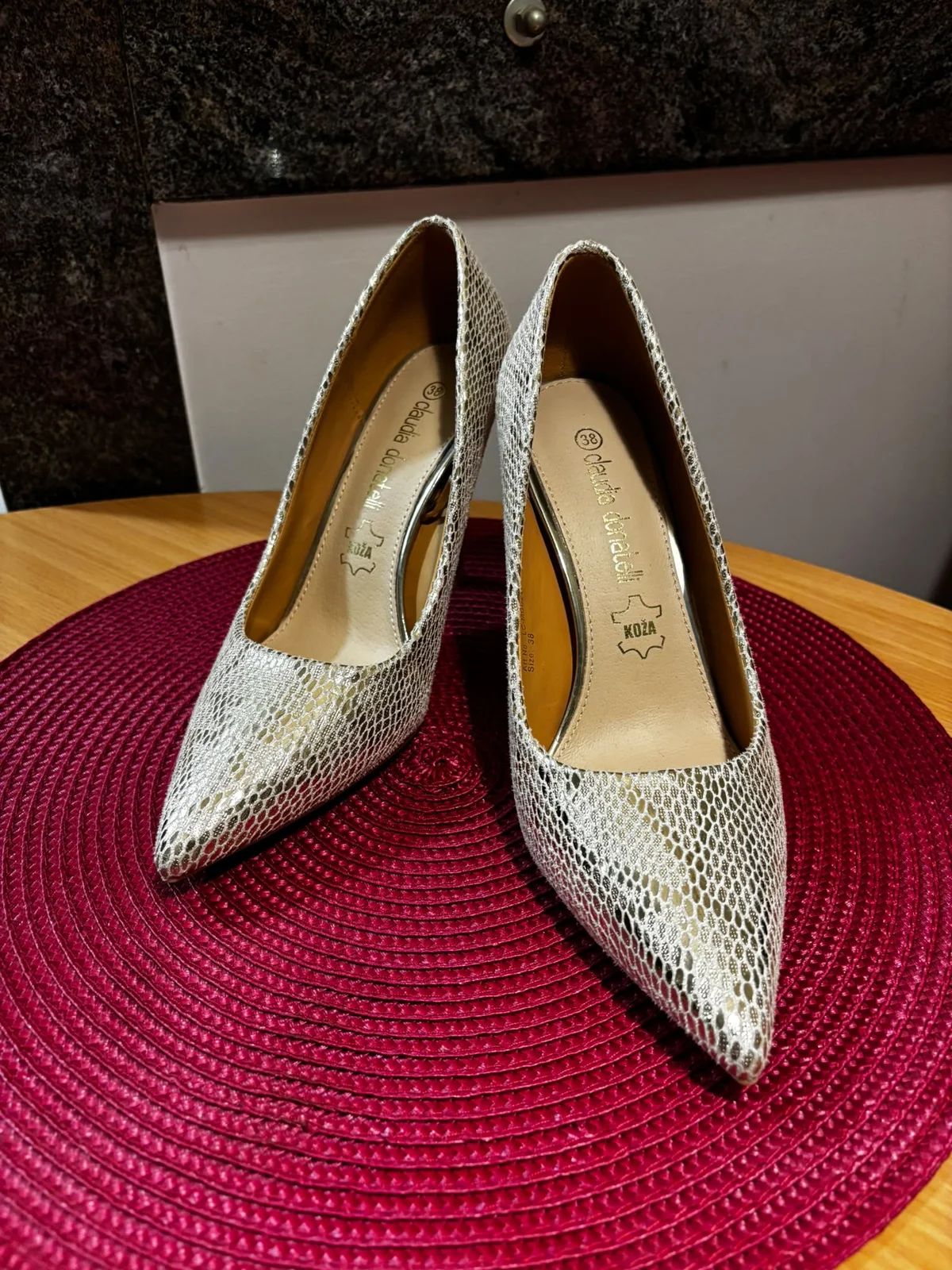 NOVE zlatno srebrne salonke - 38br