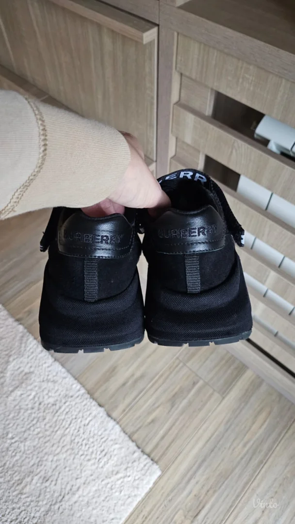 NOVE Burberry patike