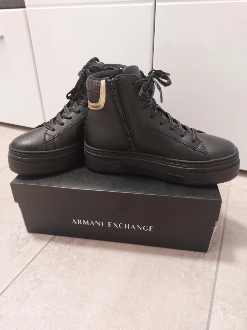 NOVE Armani kožne patike (original)