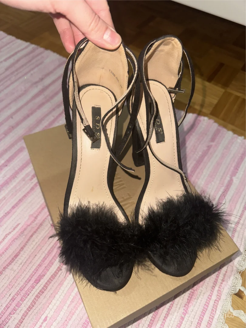 Italijanske pufnaste štikle - 38