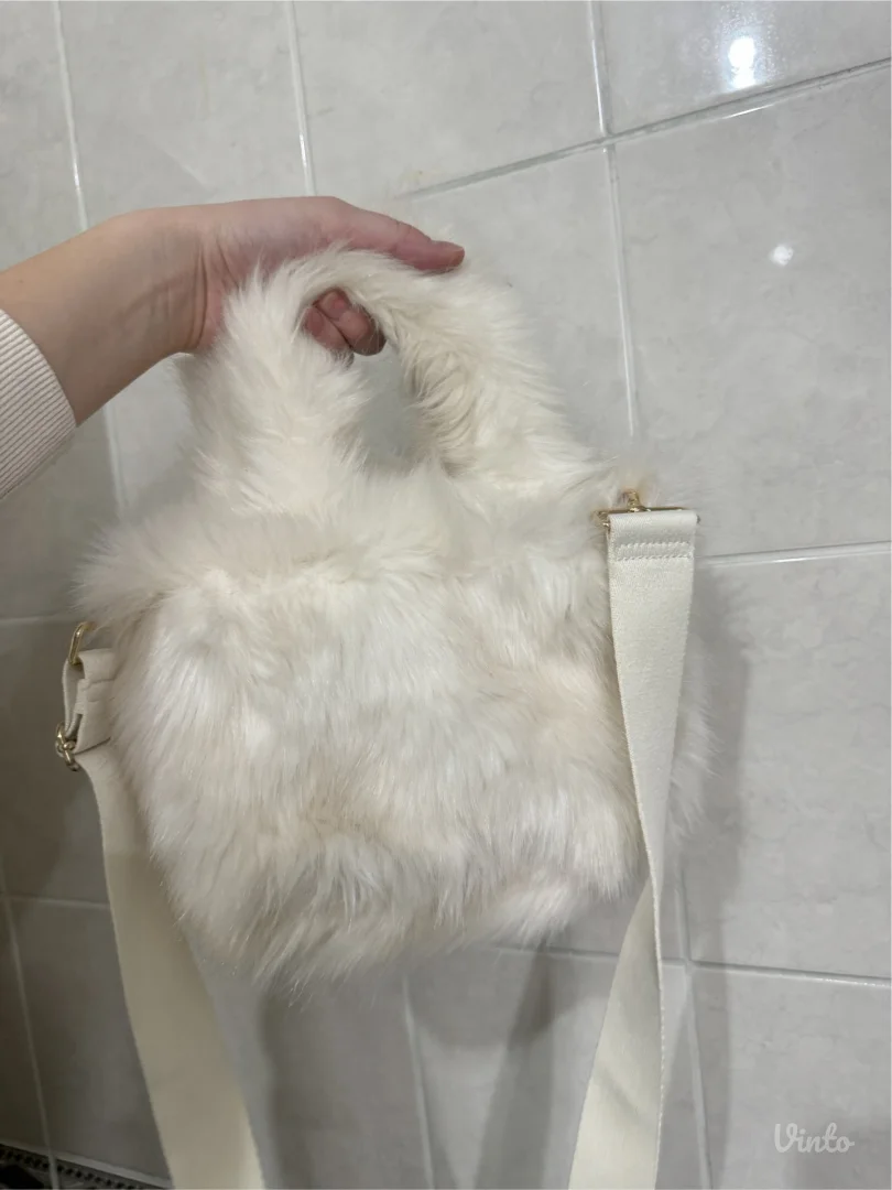 NOVA H&M krznena torba