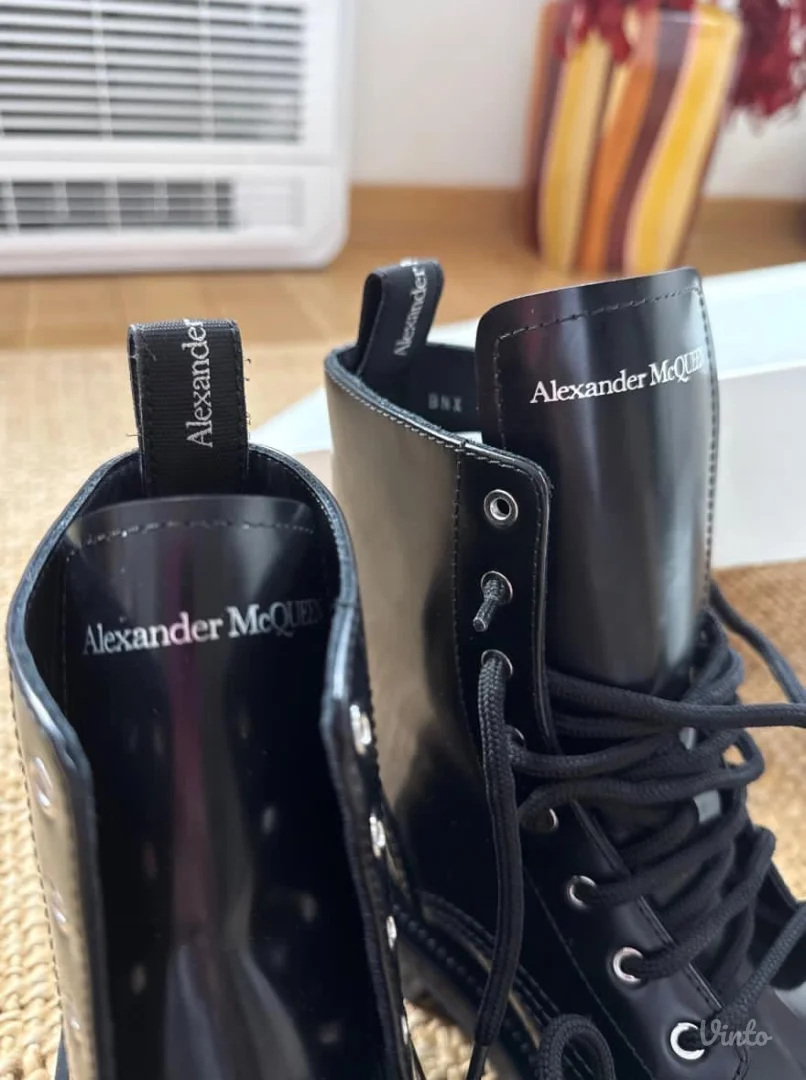 NOVE Alexander McQueen čizme - 41br