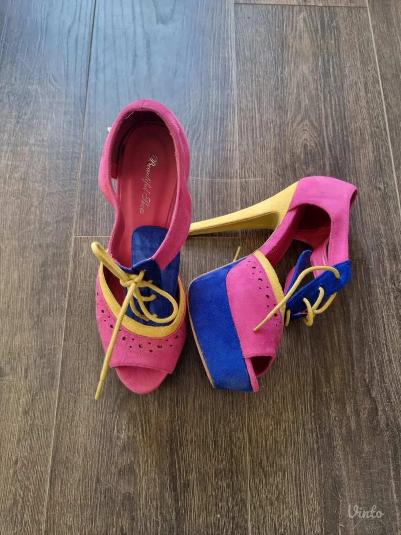 Neobične KOŽNE štikle - 39/40