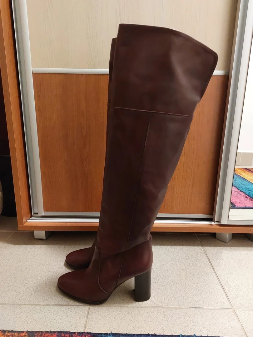 Kožne bordo čizme preko kolena