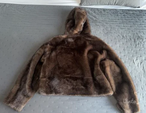 Imitacija nerca bundica sa kapuljačom - UNI