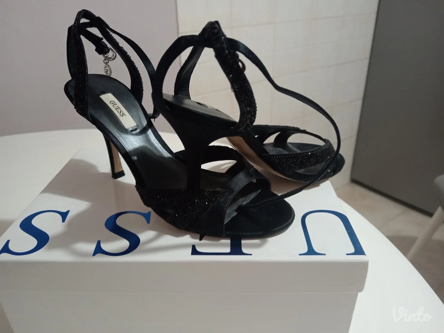 NOVE Guess štiklice elegantne