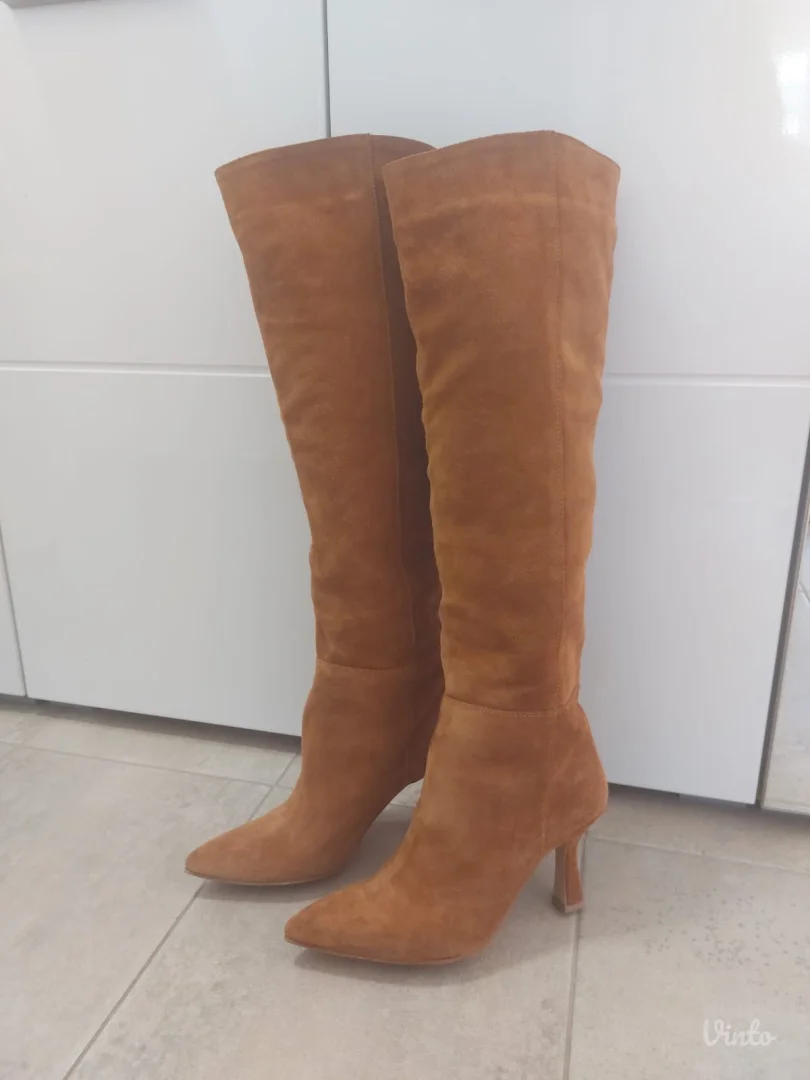Čizme od prevrnute kože NOVE
