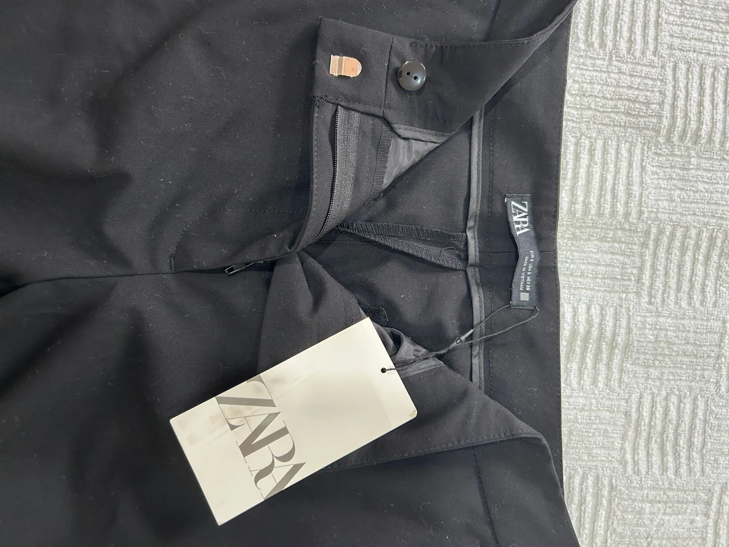 Nove poslovne ZARA pantalone