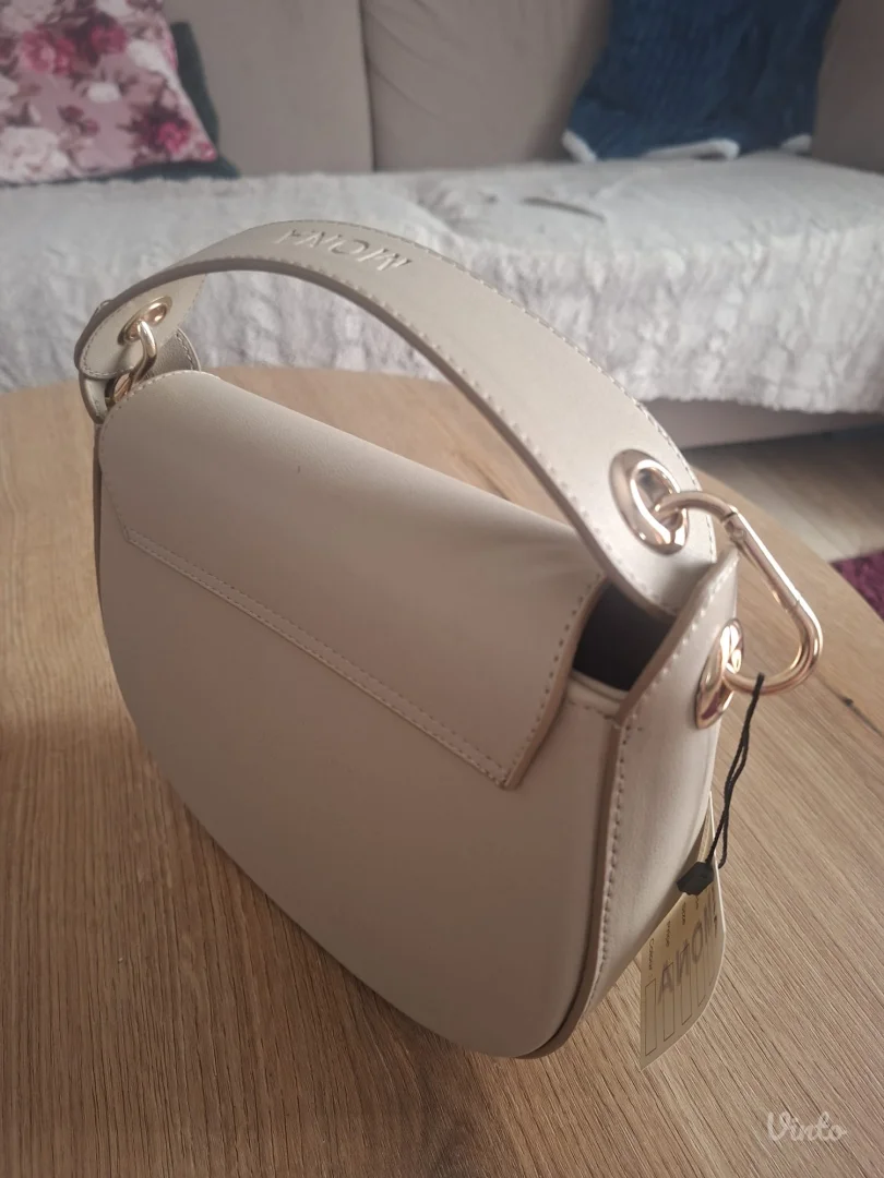 nova MONA torba sa etiketom