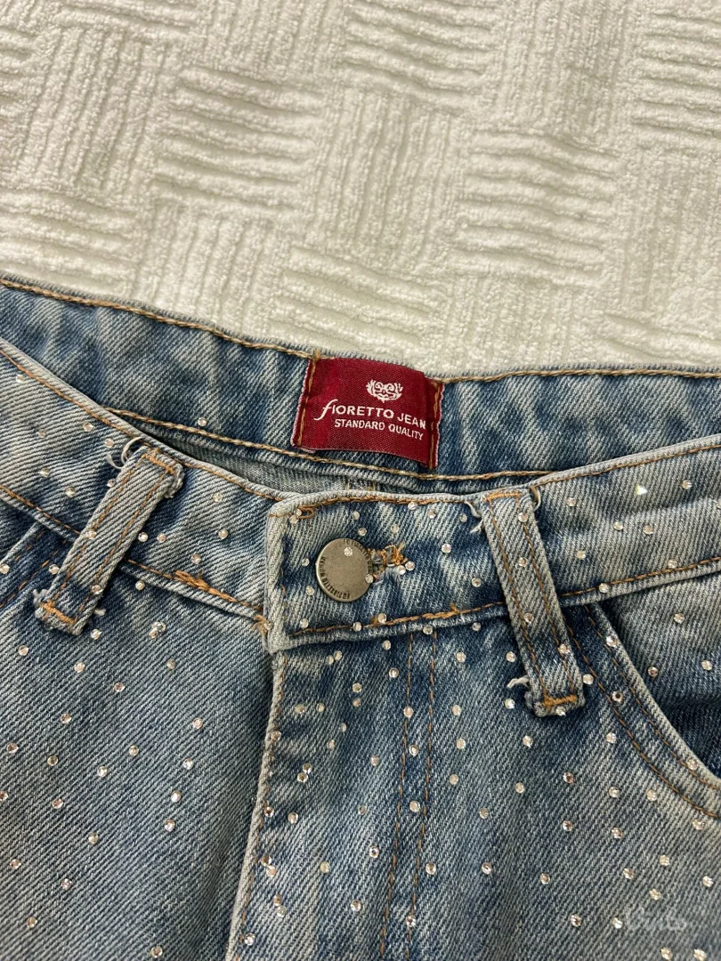 NOVE unikatne Fioretto jeans S/M